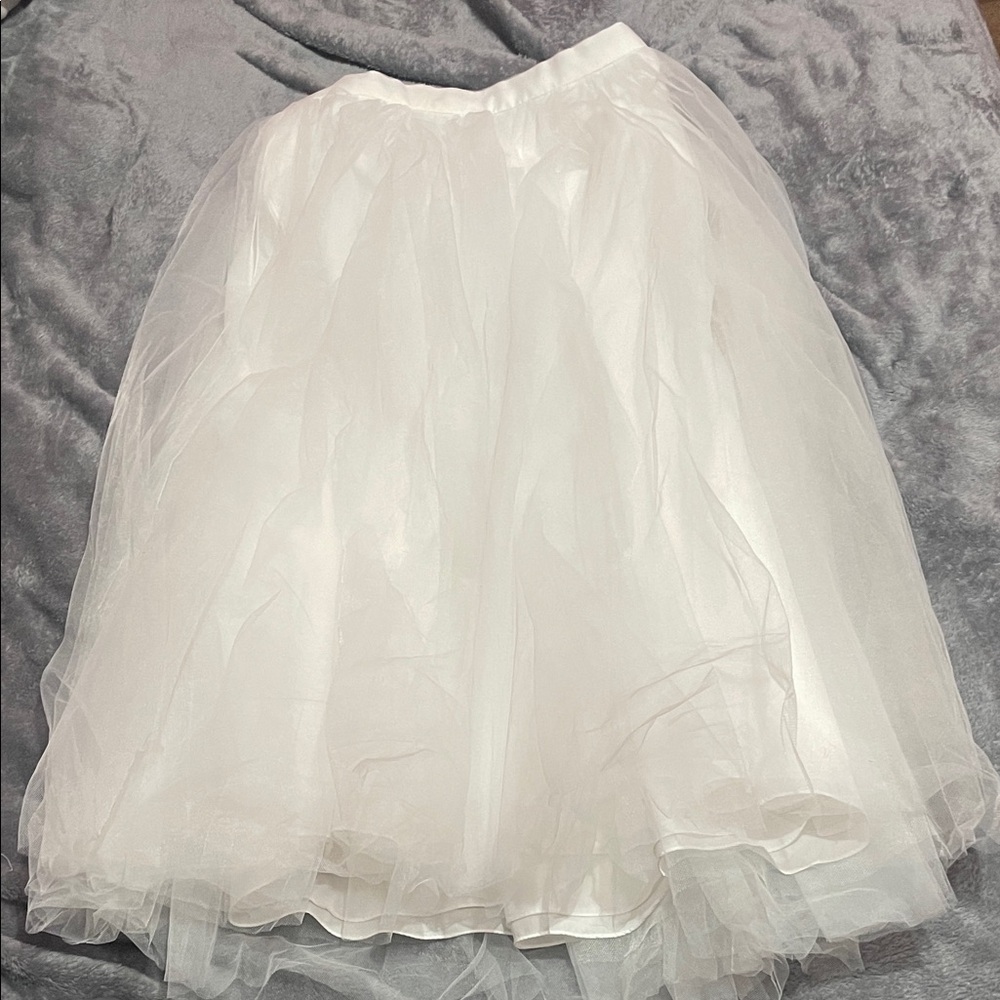 Chic White Tulle A-Line Skirt